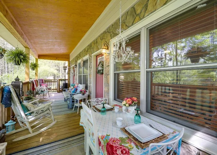 West Jefferson Vacation Rental Near River